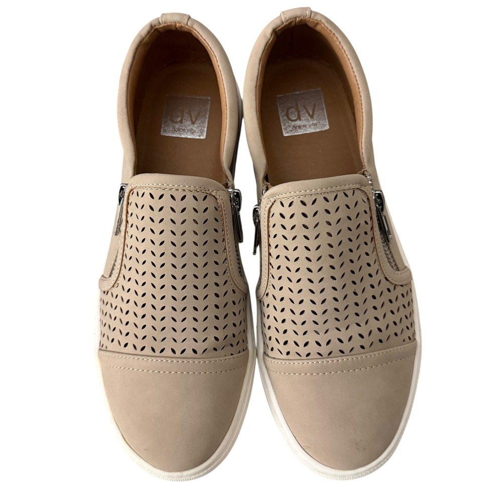 DV Dolce Vita Aisley Sneakers Women 8.5 Tan Excellent Perforated Slip On